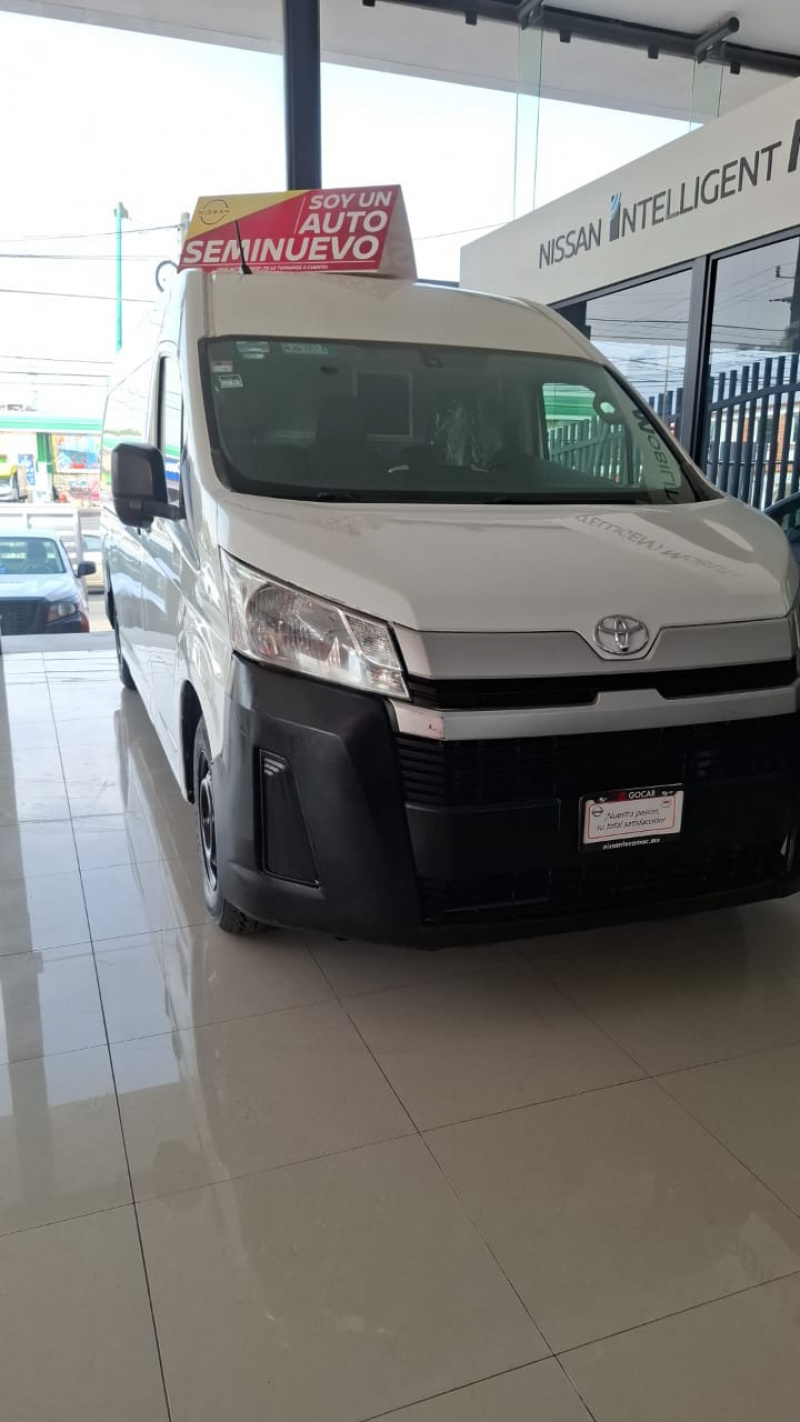 Toyota Comerciales Hiace Panel 5 pts. DX Superlarga, toldo alto, TM5 (línea nueva) 2020